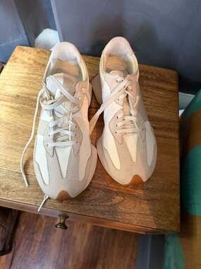 New Balance 327 Moonbeam Sea Salt Women's Size 7.5 WS327AN